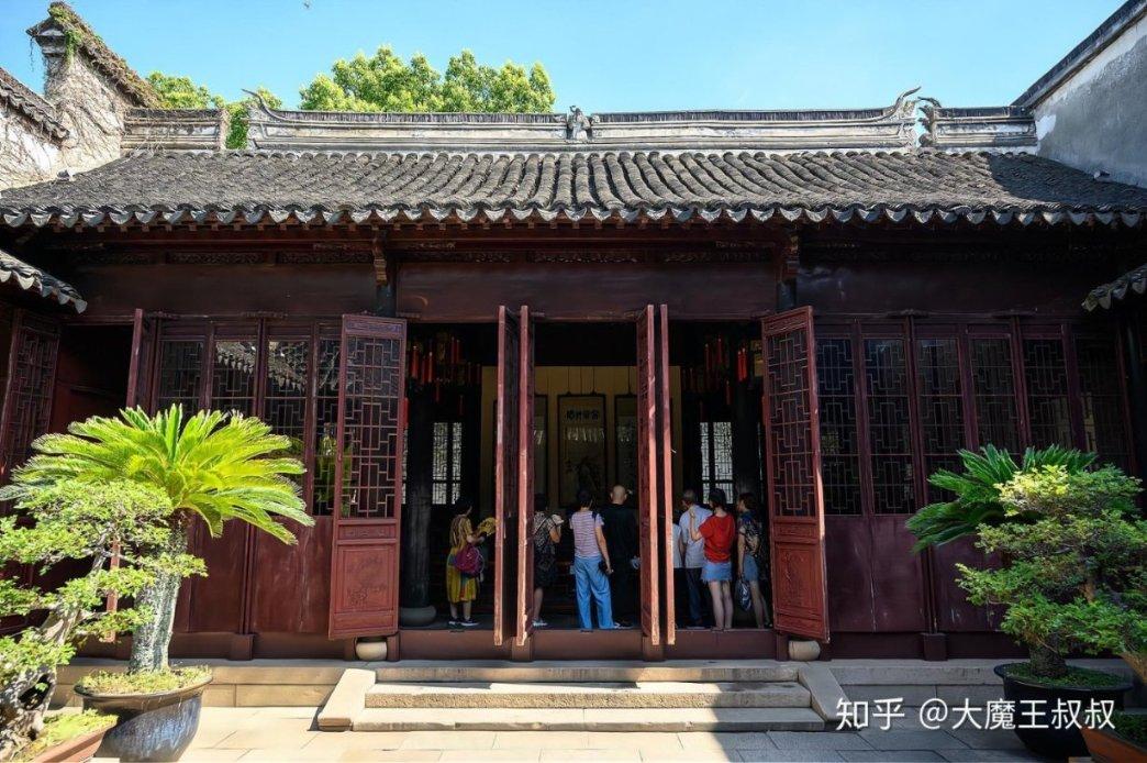 屁股有个地方挤压会有白色东西出来，有点臭，几年了不好是什么，不痛不痒的？游戏画面